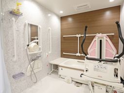 清潔感のある浴室設備