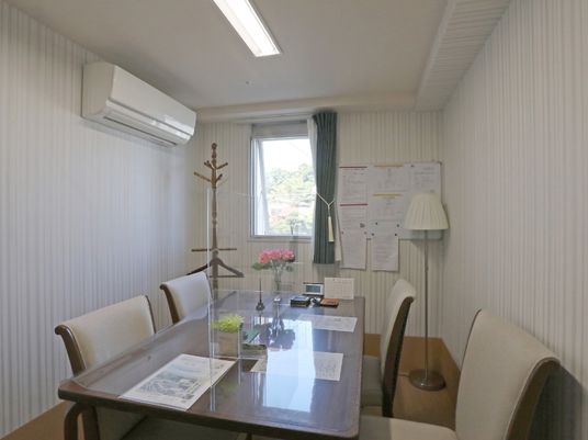 明るい会議室風景