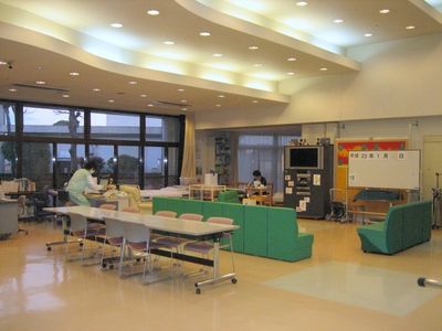 自然光が入るリビング