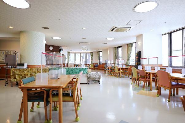 広々としたダイニング空間