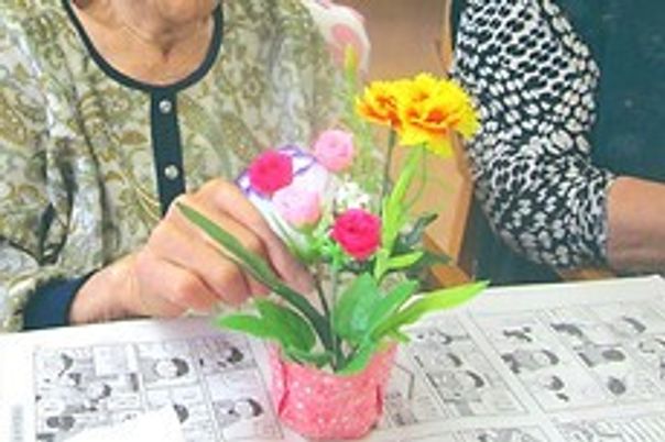 花を生ける様子