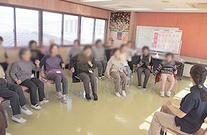 体操する人々の部屋