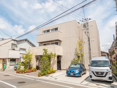 モダンな建物の外観