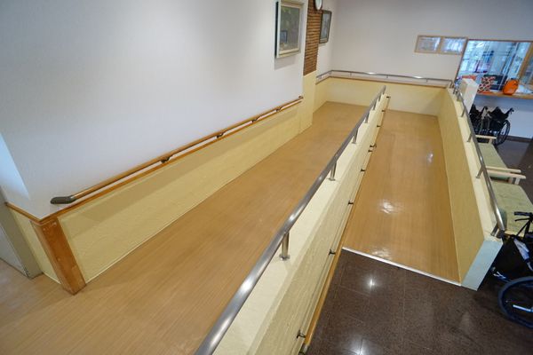 施設の廊下