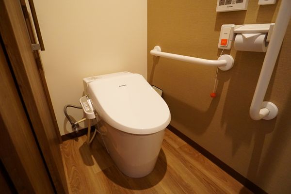 バリアフリー設計トイレ