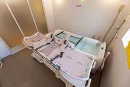 バリアフリー浴槽設備