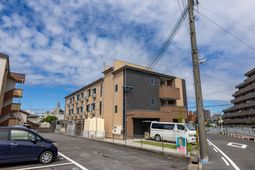 都市型施設の外観
