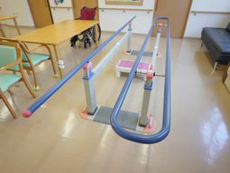 歩行訓練用の器具と部屋