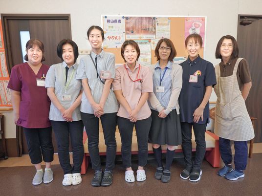 スタッフの集合写真
