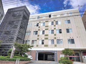多階建ての建物外観