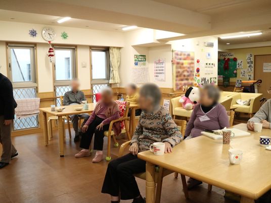 和やかな日常の食堂