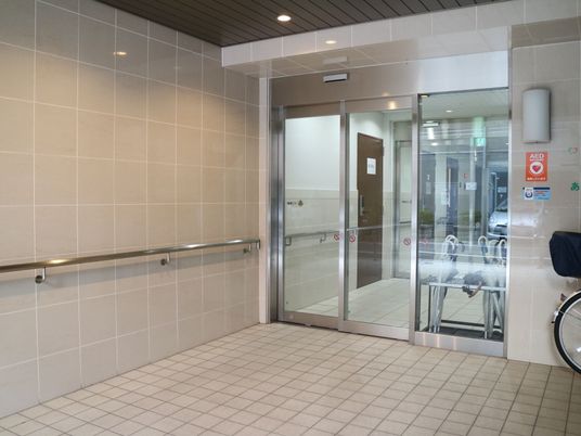 バリアフリーエントランス