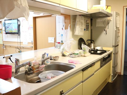 キッチン設備付きの居室