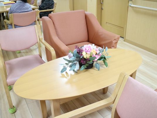 リビングにあるテーブルと椅子