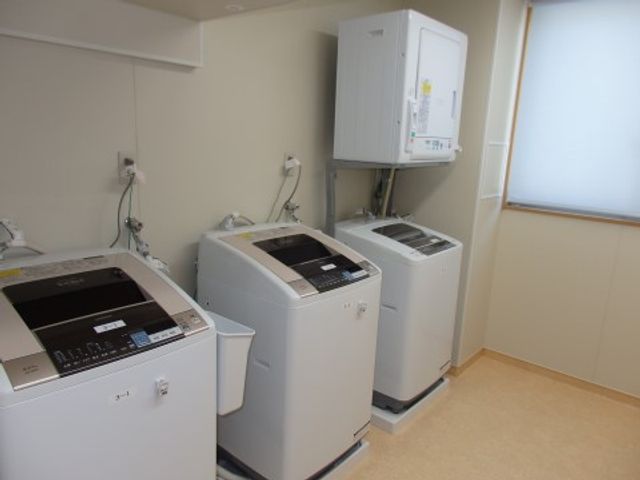清潔な洗濯室 洗濯室 充実した設備の洗濯室で、いつでも清潔な衣類を保てます。ご自身でラクにお洗濯が行える環境です。