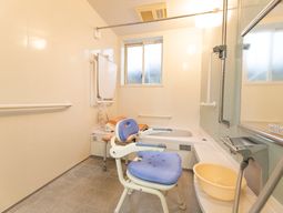 バリアフリーな浴室設備