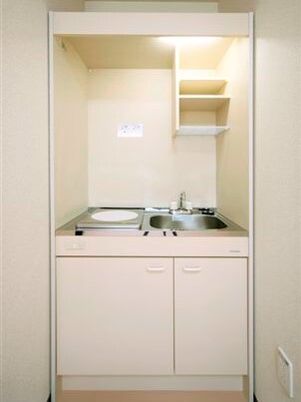 シンプルな室内キッチン