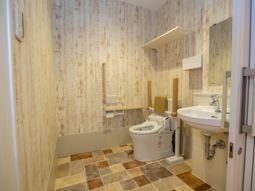 バリアフリートイレの内観