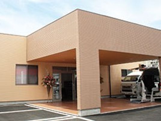 施設のエントランス  