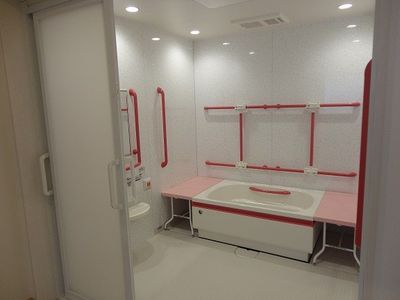 快適な洗面台とトイレ