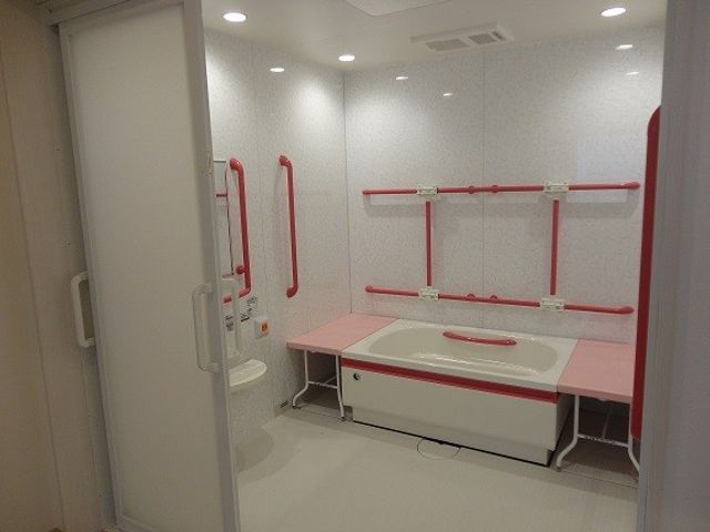 快適な洗面台とトイレ