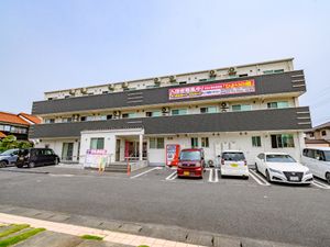 多階層の施設外観
