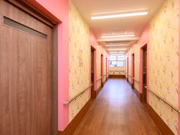 明るい色の廊下