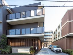 スタイリッシュな建物外観