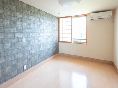 和風照明のある洋室