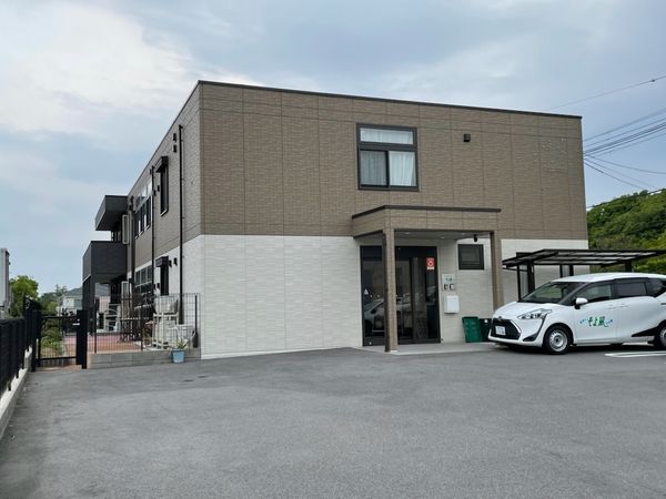 モダンな建物の外観