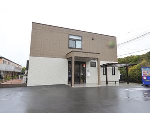 新築そうな施設外観