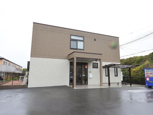 新築そうな施設外観