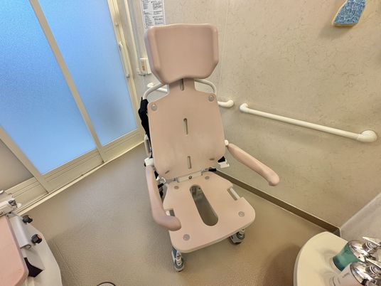 椅子つき浴室