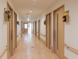 清潔感のあふれる廊下の様子