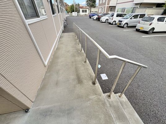 車椅子対応のスロープ