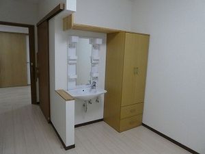 清潔な居室の洗面台