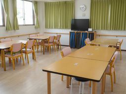 明るいダイニング空間