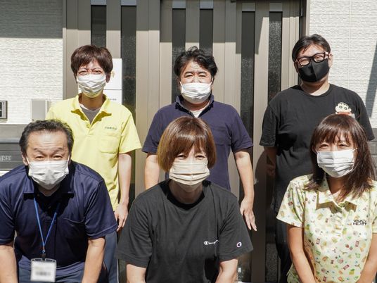 スタッフ集合写真