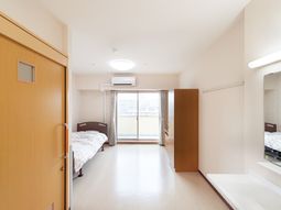 明るく清潔な居室空間