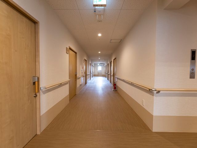 清潔で広い廊下