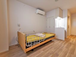 清潔感のある居室の一角