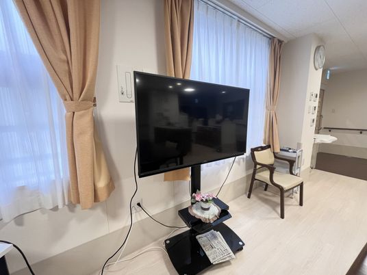 テレビのある共有スペース