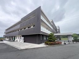 モダンな建物の外観  