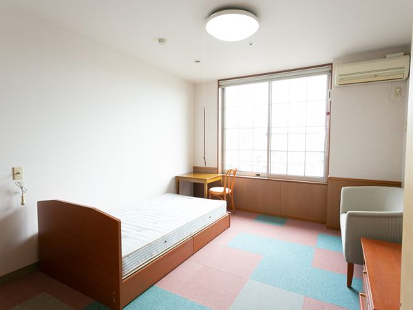 居室のシンプルな装い