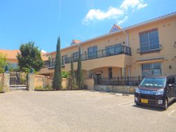 温かみのある建物外観