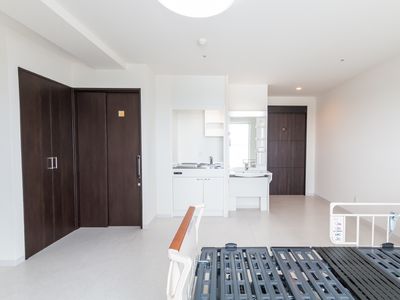 明るく広々とした居室