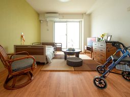 明るい居室の空間