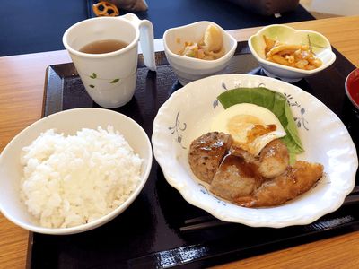 和風の食事セット