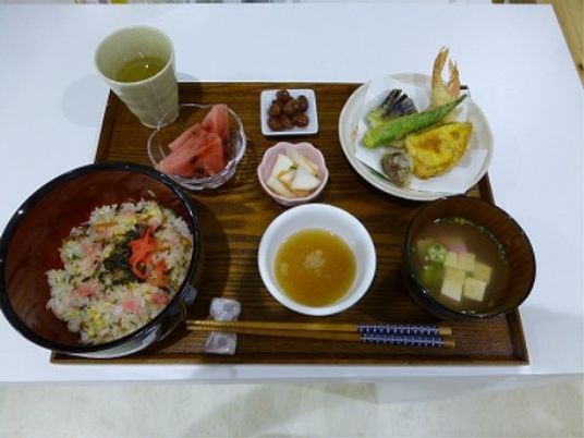 和食構成の食事セット