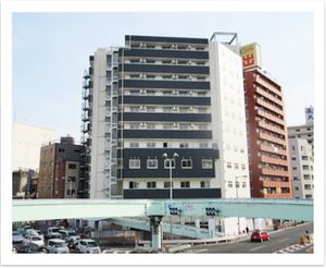 多階層の建物外観